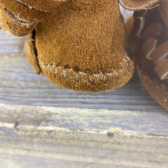 Infant Minnetonka Brown Suede Moccasin Booties With Fringe - See Measurements - Picture 6 of 9